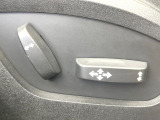 ●パワーシート:シート位置の&ldquo;前後と背もたれの&ldquo;角度の微調整が可能となります。手動設定のシートよりも、より細やかな設定ができるのがポイントです。