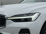 北欧流のラグジュアリーを体現したXC60。伝統的なスカンジナビアン・デザインを継承しながら、躍動感にあふれ優雅な雰囲気を身にまとう、新しい潮流を具現化したスタイリングです。
