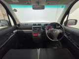 ☆納車までに車両美装など専任スタッフが作業いたします☆ 内装はスチーム洗浄をはじめ、できるだけ気分よくお乗りいただけるよう美装いたします!外装は機械で磨きをかけて、ワックスコーティングをかけています。