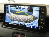 ギヤをRに入れるとナビの画面に後ろの映像が映るリヤカメラ付!後退時の安全確認やコンディションの悪い視界でもカラーバックモニターがドライバーをサポート☆☆☆