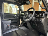 ラングラー アンリミテッド サハラ アルティチュード 4WD 4WD 本革シート