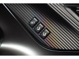 運転席のシートポジションメモリー機能は、登録済みの運転者と交代しても、シートポジションの変更の手間がかかりません。