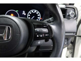 Hondaセンシングの機能のひとつ、アダプティブクルーズコントロール付!アクセルから足を離しても設定したスピードと前車との車間を保ち走行してくれます!車線維持もアシスト☆高速道路で疲労軽減ですね☆
