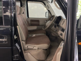 【禁煙表記について】タバコの臭いは感じられませんが、その他車内のニオイに関しては個人の主観となる為、実車確認の際に確認して頂いております。ご了承お願い致します。