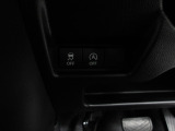 信号待ちなどで無駄なガソリンを節約するi-stopはもちろん、TCS(トラクションコントロールシステム)&DSC(横滑り防止機構)で安全運転をサポート!