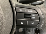 【アダプティブ・クルーズ・コントロール】予め設定した車速内でクルマが自動的に加減速。 前走車との適切な車間距離を維持しながら追従走行し、高速道路でのドライバーの疲労を軽減してくれる嬉しい機能付♪
