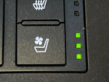 【シートヒーター&ベンチレーション】夏場は涼しい風でお尻や背中の熱やムレを防ぎ、冬はエアコンよりも早く温まってポカポカに!季節を問わず快適に過ごせます。