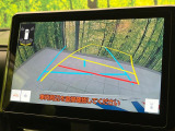【バックカメラ】駐車時に後方がリアルタイム映像で確認できます。大型商業施設や立体駐車場での駐車時や、夜間のバック時に大活躍!運転スキルに関わらず、今や必須となった装備のひとつです!