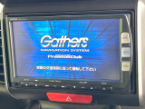 【純正ナビ】人気の純正ナビを装備しております。ナビの使いやすさはもちろん、オーディオ機能も充実!キャンプや旅行はもちろん、通勤や買い物など普段のドライブも楽しくなるはず♪