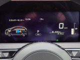 元展示試乗車/走行1,319キロ。※掲載車が少しでも気になるお客さま、私共スタッフはクルマの事がよくわからないお客さまへ丁寧な説明を心掛けております。お気軽にご相談ください(定休日 火/水曜)。