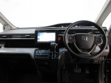 Honda車が初めての方にも扱いやすく分かりやすいインパネ周りと各種スイッチ類です。
