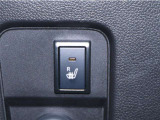 運転席シートヒータースイッチ