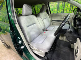 運転席シート廻りは使用感も少なく、良好な状態となっています。丁寧に使われていたことがよくわかりますね。