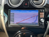 通信ユニット内蔵の日産純正メモリーナビ(MP313D-W)装備、i-Pod接続・DVD再生・録音機能やBluetooth機器対応、フルセグ地デジTVも見れます。