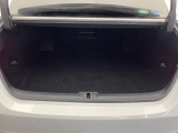 積み下ろしのしやすいデッキにはたっぷりと荷物を積み込んでいただけます。遊びから仕事まで、様々なシーンで頼れます♪