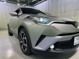 フォグランプ装着車です。暗い夜道の車両前方を明るく照らします