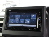 ナビゲーションは純正メモリーナビ(VXM-204VFi)を装着しております。AM、FM、CD、DVD再生、Bluetooth、音楽録音再生、フルセグTVがご使用いただけます。