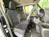 運転席シート廻りは使用感も少なく、良好な状態となっています。丁寧に使われていたことがよくわかりますね。