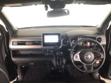 【前方視界】開放的な前方視界!運転がしやすく疲れにくいです♪窓が大きく、見通しがとっても良いおクルマですよ♪