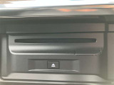 CD、DVDが視聴可能!グローブボックス内に配置されております!
