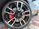 ●純正19インチアルミホイール:輸入車ならではの卓越した走りを支えるホイールと足回りです!日本車の走りに慣れている方にもぜひ体感して頂きたいほど、高いレベルでまとまっています!