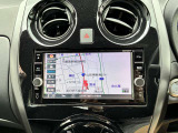 日産オリジナルナビゲーション(MM318D-W)装着車♪インパネにマッチするデザインに加え、9インチの大画面なので地図が大きく見え、操作性を高めます☆