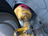 【ビルシュタイン製ダンパー】高速走行時の車両安定性を向上させてくれる人気の装備。街乗りの乗り心地も犠牲にせず、スポーティな走行をお楽しみいただけます♪
