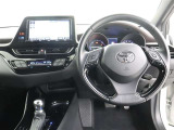 見通しのよいすっきりとした視界で、誰でも運転しやすいです。運転のしやすさは疲れにくさにも繋がりますよ♪