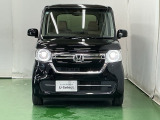 LEDヘッドライトを装備しています。LEDヘッドライトはとても明るく、雨の日や夜間走行も安全・安心です。オートライトコントロール付きで周囲の明るさに応じて自動で点灯・消灯します