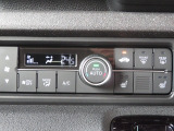 シートヒーター装備車両♪♪寒い冬はもちろん♪肌寒い春先・秋口まで活躍してくれるあると嬉しい装備です♪♪