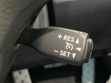 【クルーズコントロール】高速道路もラクラク走行。アクセルを離しても一定速度で走行ができ、長距離運転時の負担を軽減!加速・減速も簡単なスイッチ操作で調整できます。