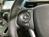 ステアリングにオーディオ操作スイッチが付いています。オーディオ画面に直接タッチしなくても操作が出来ますので、運転に集中できます。
