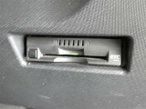 ビルトインタイプのETC車載機です。見た目もスマートで料金所通過もキャッシュレスです。
