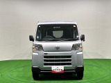 スクエアなボディが叶える広々空間、たくさん積めて仕事がしやすい荷室、働く人の運転しやすさ、そして、.先進の安全装備を搭載したハイゼットカーゴが入荷致しました。