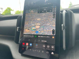 キャビン中央の12.3インチタッチスクリーン式センターディスプレイはGoogleを搭載しており、ナビゲーションやエンターテイメントなど、まるでスマートフォンのような直感的な操作を可能にしています。