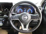 運転が楽しくなる明るく開放的な運転席まわりです。