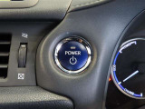 スマートキー装備車なので、キーを取り出さなくてもエンジン始動が可能です。