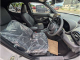 前席はしっかりとした作りで長距離運転も疲れにくいです☆