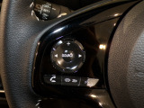 【ステアリングリモコン】ステアリングにオーディオ調節可能なスイッチが装備されていますので運転中でも視線をそらさずにオーディオの調節が可能です!