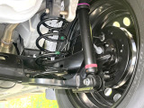 お車を安心してお乗りいただく為には、足回りの定期点検が欠かせません。サービスサポート(有償保証)では無料点検もご提供しており、安心のカーライフをお過ごしいただけるサポート体制が整っています。