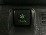 ★ECONスイッチ★ エコドライブを加速しよう!スイッチをONにすると、運転の仕方によるロスを抑え込み燃費をよくするようクルマが頑張ります(*^ー^*)燃費向上にチャレンジ♪