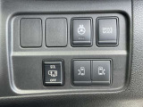 両側オートスライドドアのスイッチです。