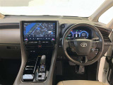 運転席は見やすく整理され、ナビも美しく装着され操作性にも優れています!