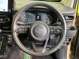 インテリアに合わせたデザインのステアリングは、運転される方のことも考え、運転しやすい形状、大きさです。是非一度、実際に触ってお確かめください。