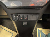 運転席・助手席シートヒーター付き♪お尻や腰回りを温めてくれますよ(^^♪