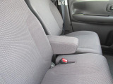 アームレストは運転の疲労軽減になります