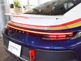 本国ドイツのポルシェ本社と直結した最新鋭の診断機(PIWIS)を完備。目に見えない電子制御のエラーや過去の履歴まで正確に把握のうえ更新し、最適な状態で安心をご納車いたします。