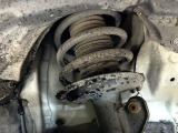 お車を安心してお乗りいただく為には、足回りの定期点検が欠かせません。サービスサポート(有償保証)では無料点検もご提供しており、安心のカーライフをお過ごしいただけるサポート体制が整っています。