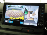 ★マルチビューカメラシステム★ギヤをRに入れるとナビの画面には上空から見下ろし感覚の映像がドライバーをアシスト★