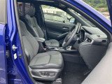運転席・助手席です